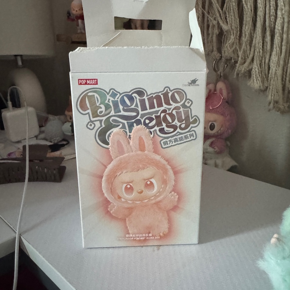 Big Into Energy Labubu Serenity Green - Picture 4 of 4